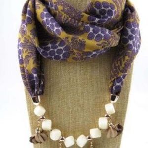 OUT OF STOCK. Gorgeous Women's Scarf. NEW!